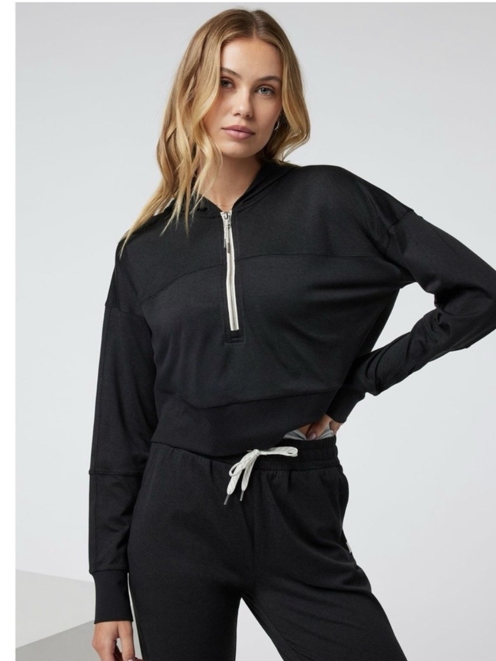 Vuori SET Heather Black DreamKnit Performance Joggers & Halo Half Zip Hoodie XS